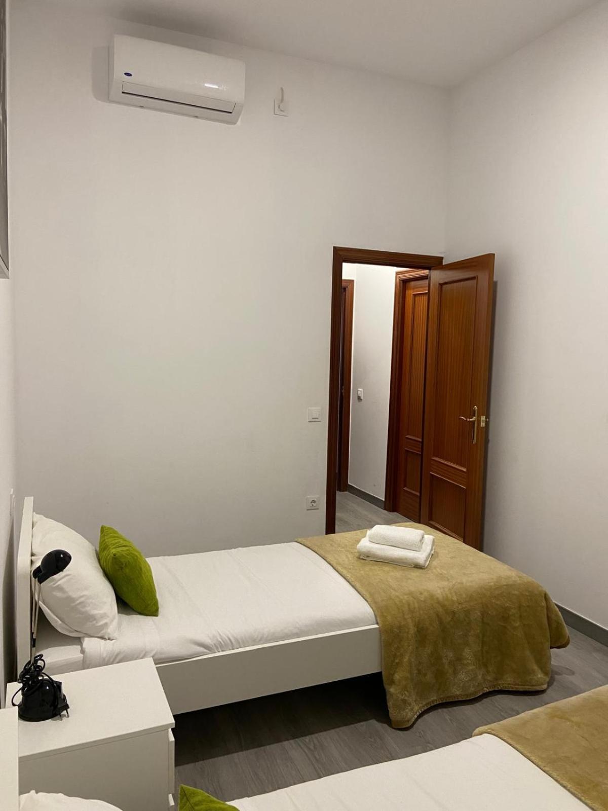 Pelicano Urban Apartment Seville Exterior photo